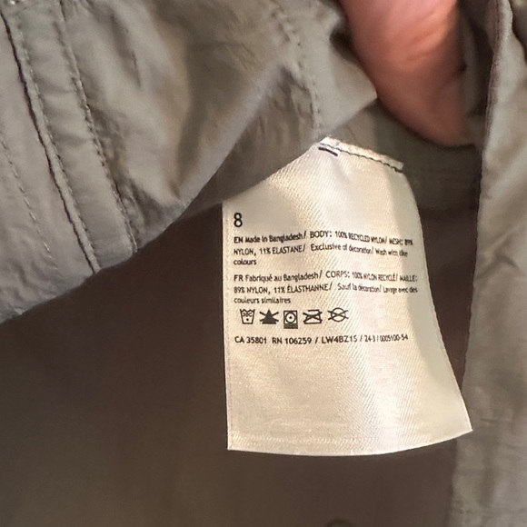 Women’s lululemon Lightweight Hooded Jacket - Picture 5 of 5